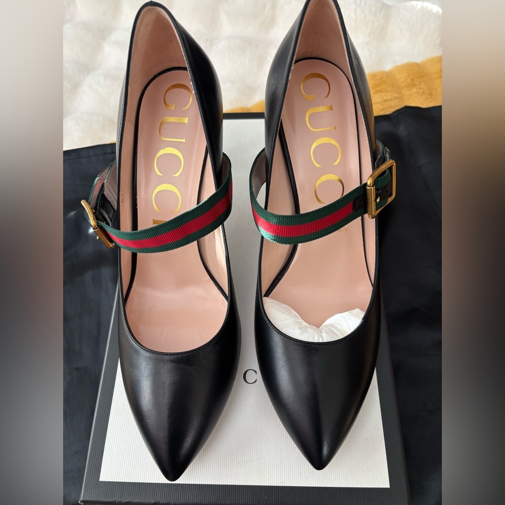 Gucci Black Leather Heels with Signature Stripe